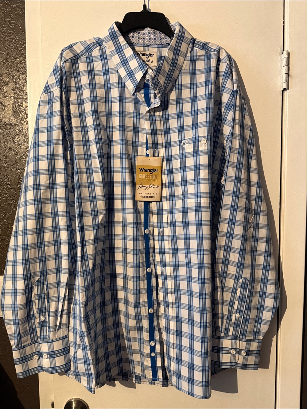 Wrangler Men's White and Light Blue Plaid Button-Down Shirt